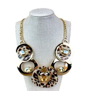 NWT ⚜️👑⚜️ Natasha Circle Hoop Lucite Pendant Crystal Disk Chain Necklace